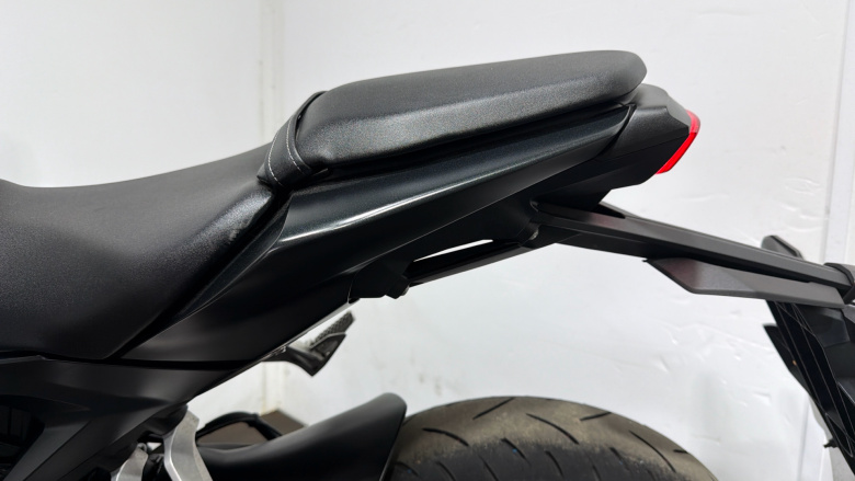 (23MY) Honda CB125R